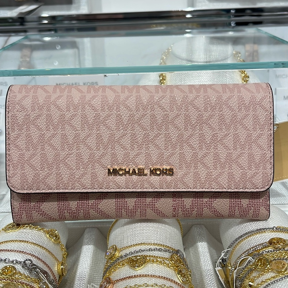 Michael Kors Jet Set Large Logo Trifold Wallet
Powder Blush Multi
NWT - Picture 1 of 16